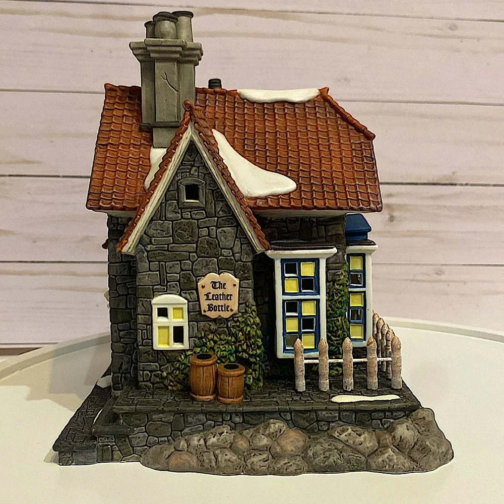 DEPARTMENT 56 - The Leather Bottle - Heritage Village - Dickens Village - Picture 6 of 10